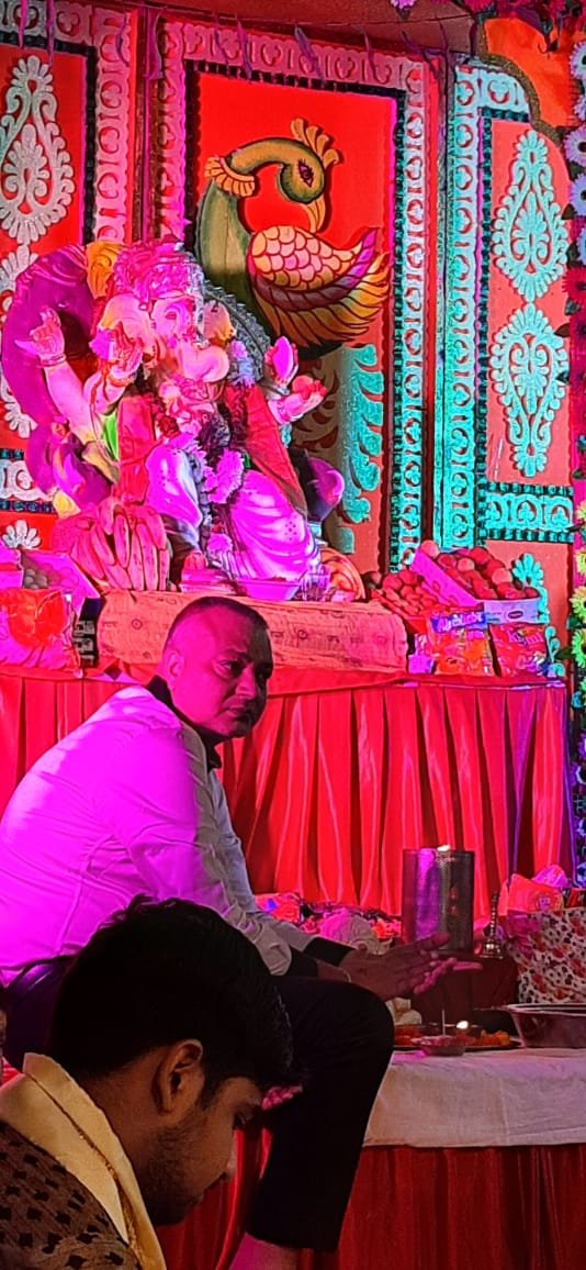 श्री विकाश जी ने फरीदाबाद में गणपति बिसर्जन में मनोरंजन कार्यक्रम आयोजित किया ह।