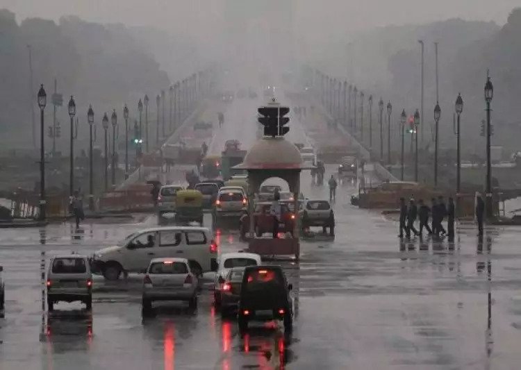 Weather Update: दिल्ली-NCR में आज भी होगी बारिश, IMD ने जारी किया ‘येलो अलर्ट’
