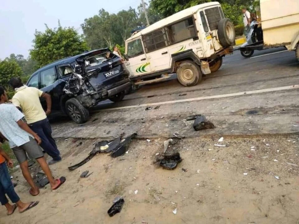Sanawara highway par XUV n BOLERO me takkar