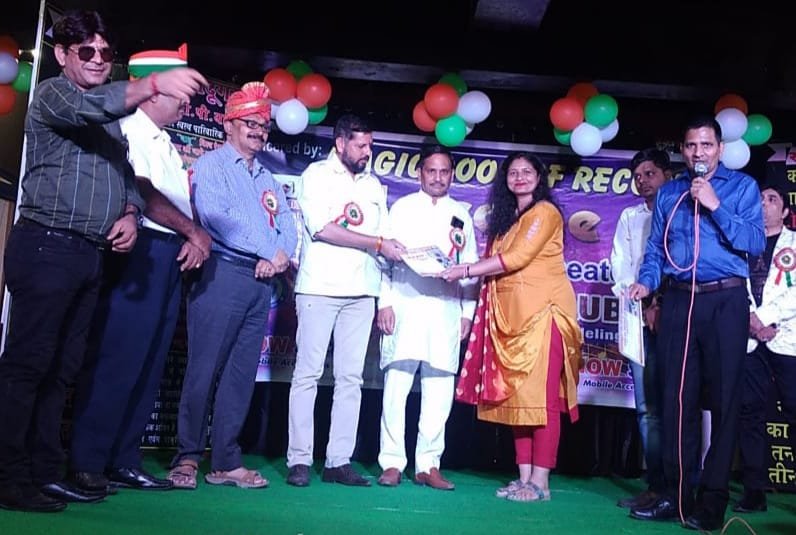 द कैसल ऑफ आर्ट थिएटर में छाया संगीत का जलवा।