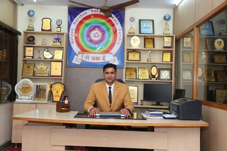 सतयुग दर्शन संगीत कला केन्द्र की ओर से ” *शिक्षक दिवस*” की हार्दिक शुभ कामनाएं।