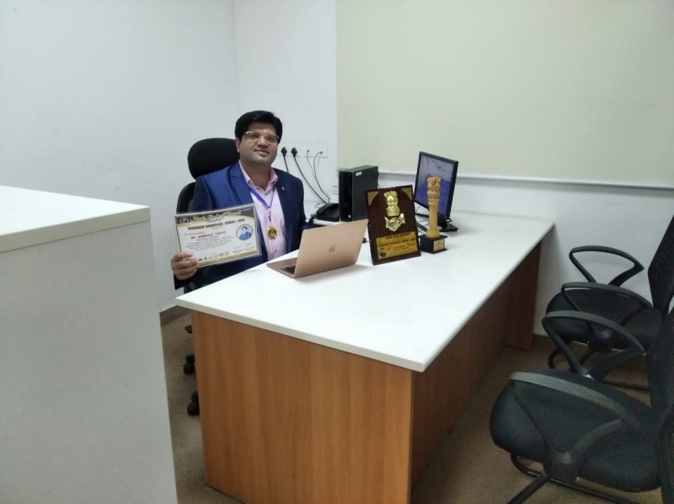 अभिषेक तोमर को डॉक्टरेट की मानद उपाधि से सम्मानित किया गया 