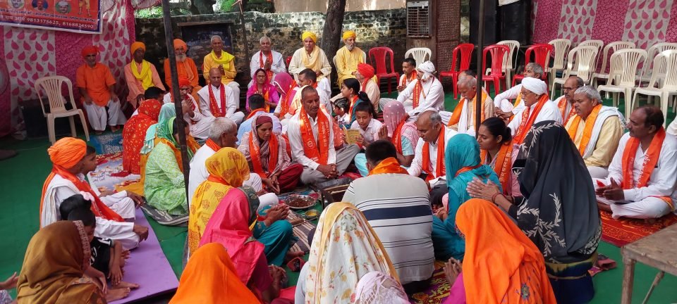 लीखी गांव में चल रहीं सत्य सनातन साप्ताहिक वेद कथा का अंतिम दिन इस अवसर पर भव्य यज्ञ हुआ लीखी गांव में चल रहीं सत्य सनातन साप्ताहिक वेद कथा का अंतिम दिन इस अवसर पर भव्य यज्ञ हुआ
